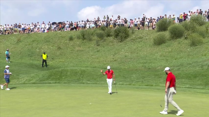 Xander Schauffele confidently rolls in putt for birdie at Olympic Men's Golf