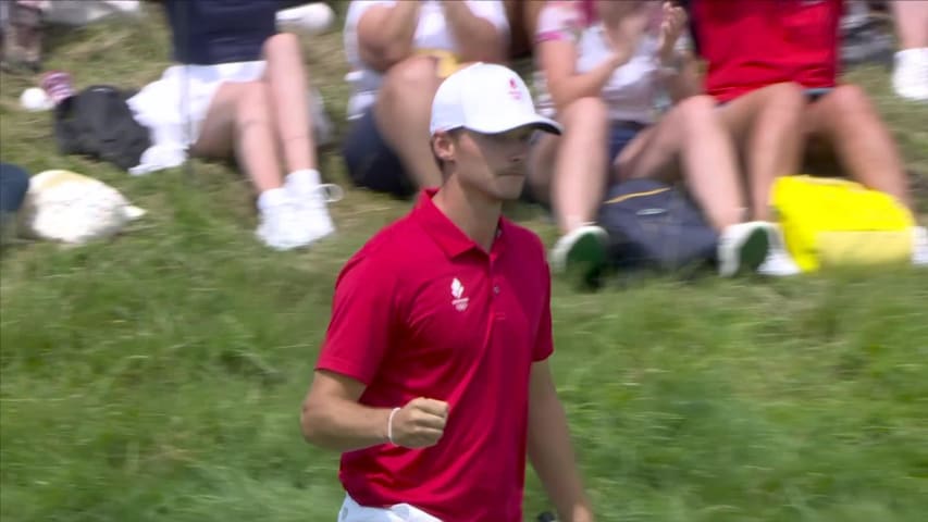 Nicolai Højgaard holes birdie putt from off the green at Olympic Men's Golf