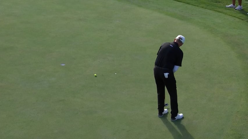 Ernie Els makes birdie at Sanford International