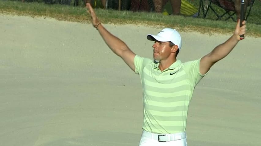 Rory McIlroy drains birdie putt on the 72nd hole at Arnold Palmer