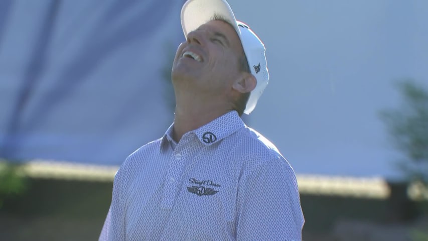 Steven Alker makes par putt to win Charles Schwab