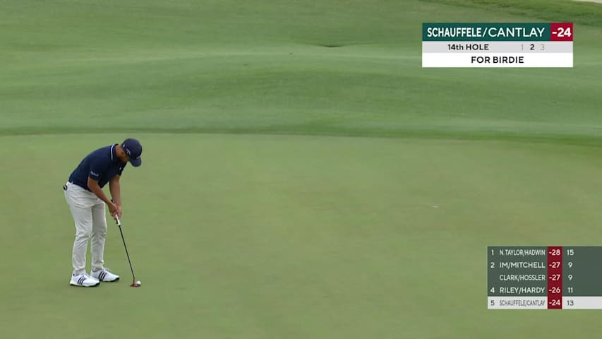 Putt by Xander Schauffele