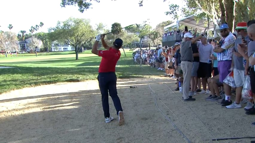 Gary Woodland reaches in two set up eagle at Arnold Palmer