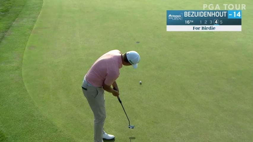 Christiaan Bezuidenhout rolls in birdie putt at Boise Open