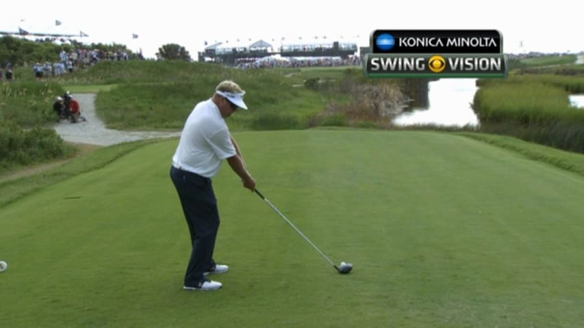 Peter Kostis examines Carl Pettersson’s drive at FedEx St. Jude