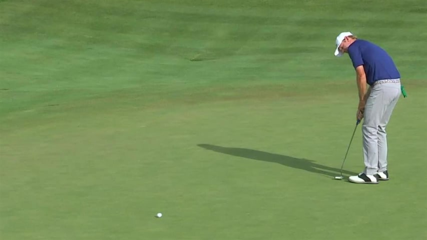 Brandt Snedeker buries 15-footer for birdie at THE NORTHERN TRUST 