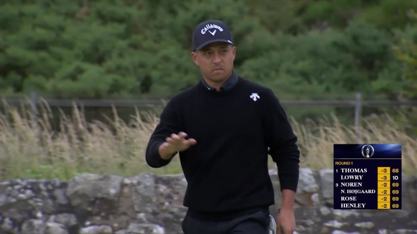 Xander Schauffele curls in nice putt for birdie at The Open