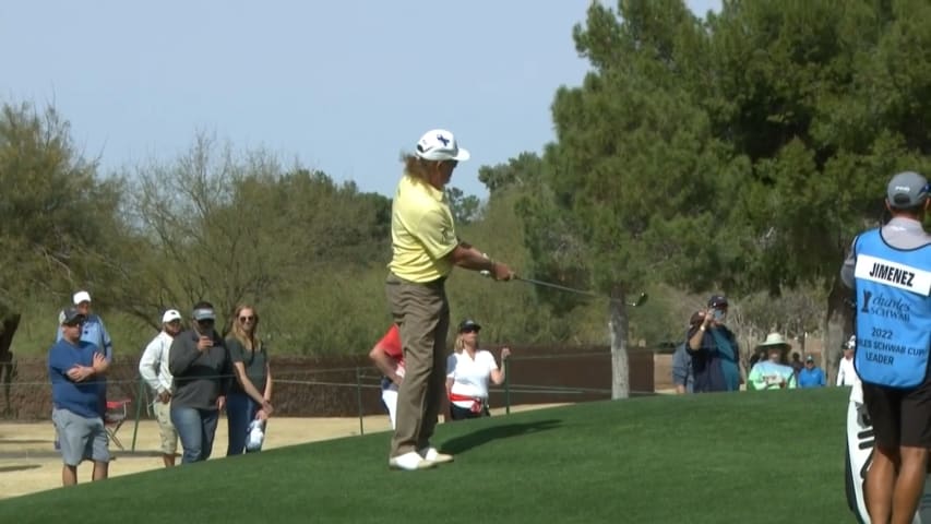 Miguel Angel Jiménez chips it close to set up birdie at Cologuard