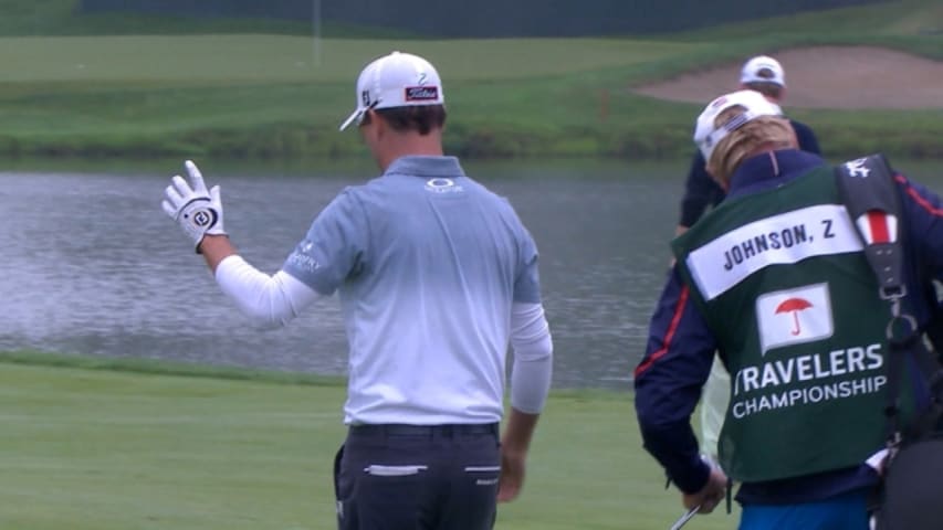 Zach Johnson’s solid approach nearly lands in the cup at Travelers
