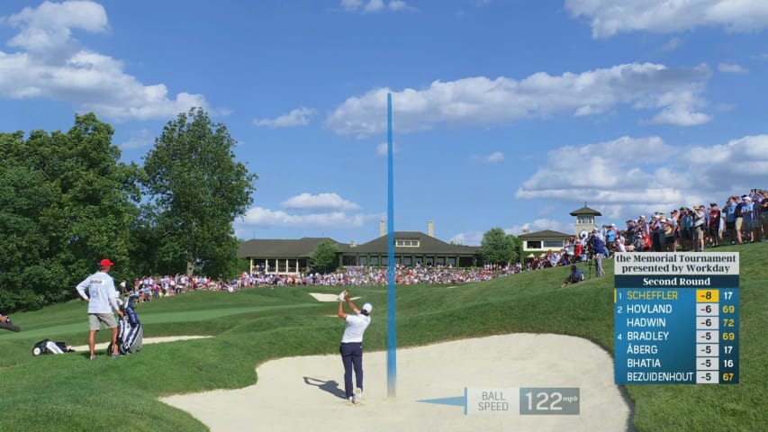 Scottie Scheffler makes birdie on No. 18 at the Memorial