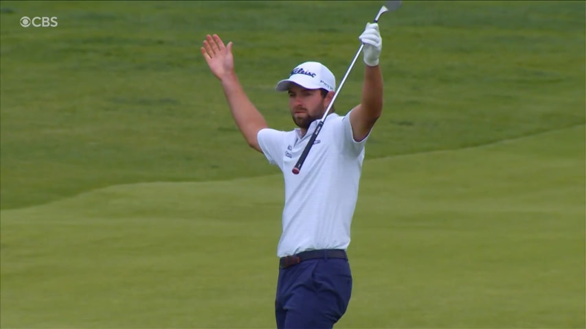 Cameron Young holes out for birdie at Genesis