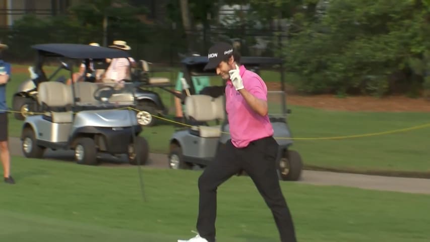 Mark Hensby chips in for birdie at Insperity Invitational