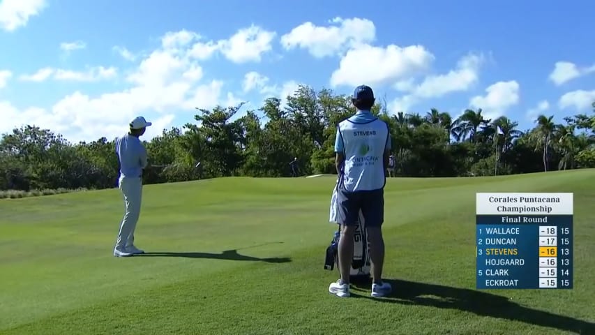 Sam Stevens gets up-and-down for birdie at Corales Puntacana