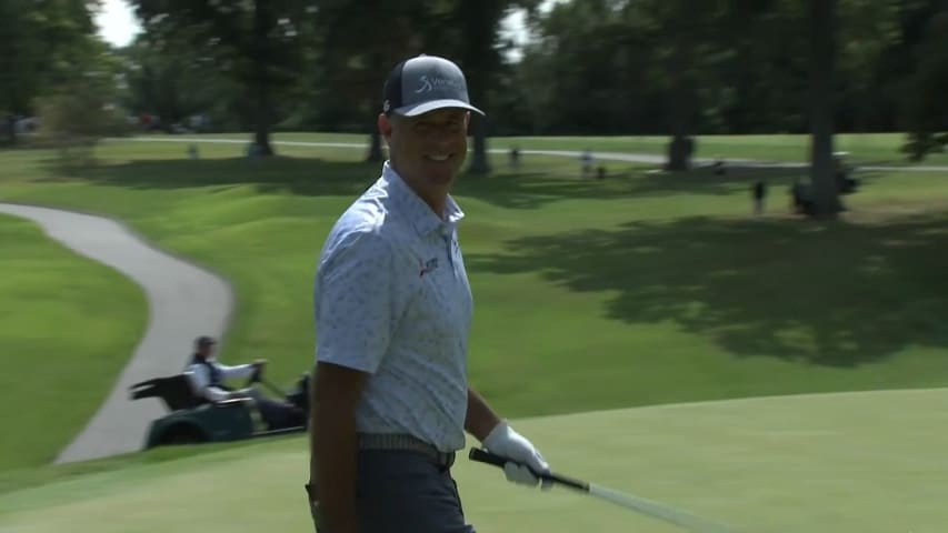 Stewart Cink chips in for birdie from fringe at Ascension