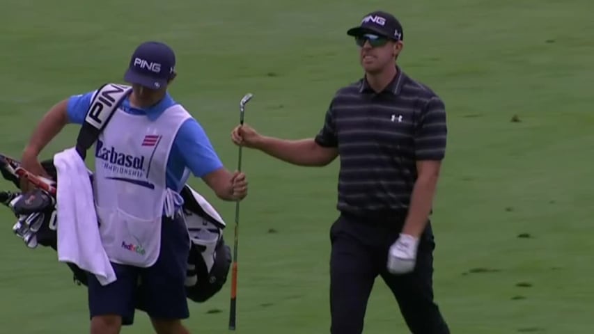 Hunter Mahan sticks approach to birdie No. 15 at Barbasol