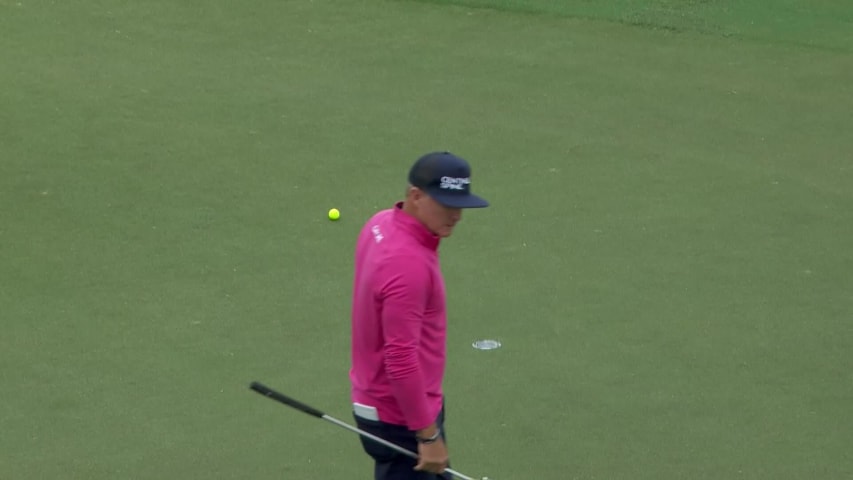 Ernie Els makes birdie on No. 17 at SAS Champ