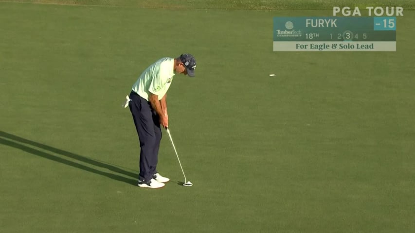 Jim Furyk sinks birdie putt at TimberTech