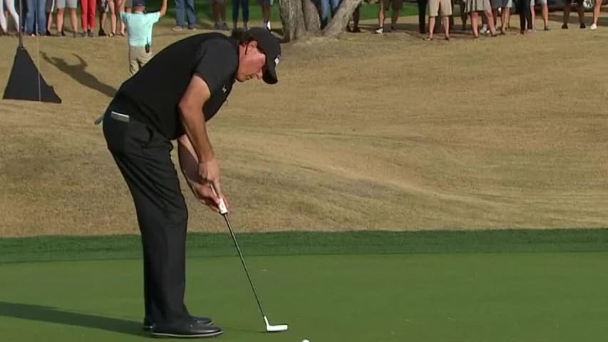 Phil Mickelson grabs share of the lead with birdie on No. 16 at Desert Classic