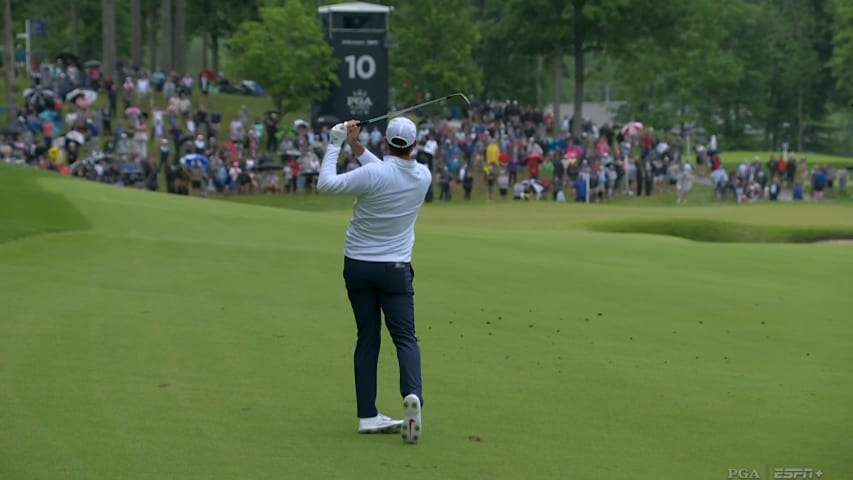 Scottie Scheffler throws dart to set up birdie at PGA Championship