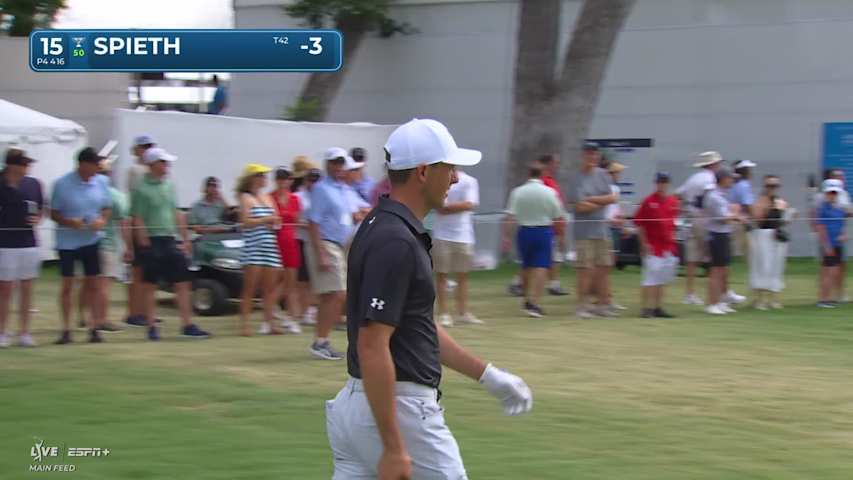 Jordan Spieth sinks a 26-foot birdie putt on No. 15 at Charles Schwab