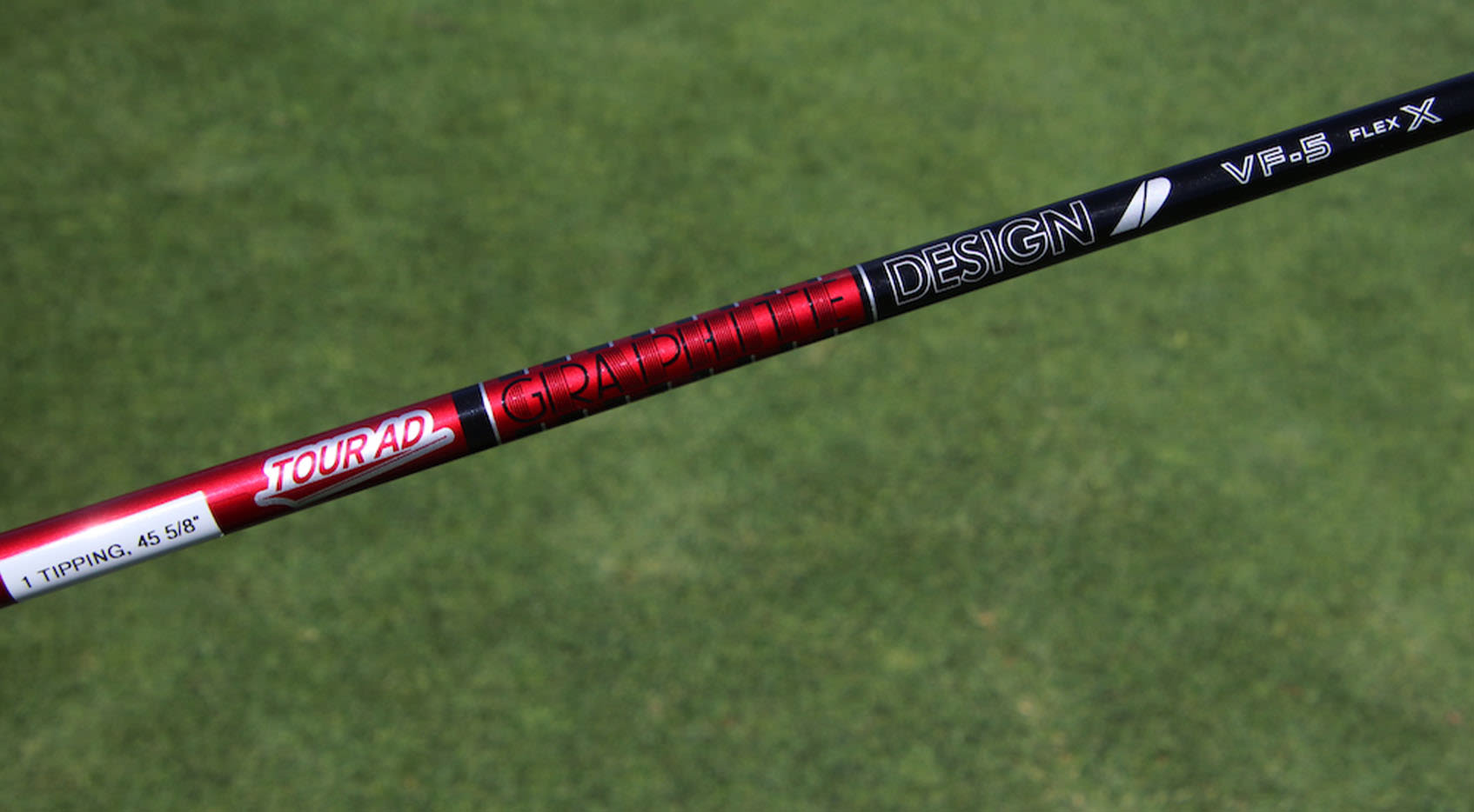 A closer look at Justin Thomas' Graphite Design VF 5X shaft. (GolfWRX)