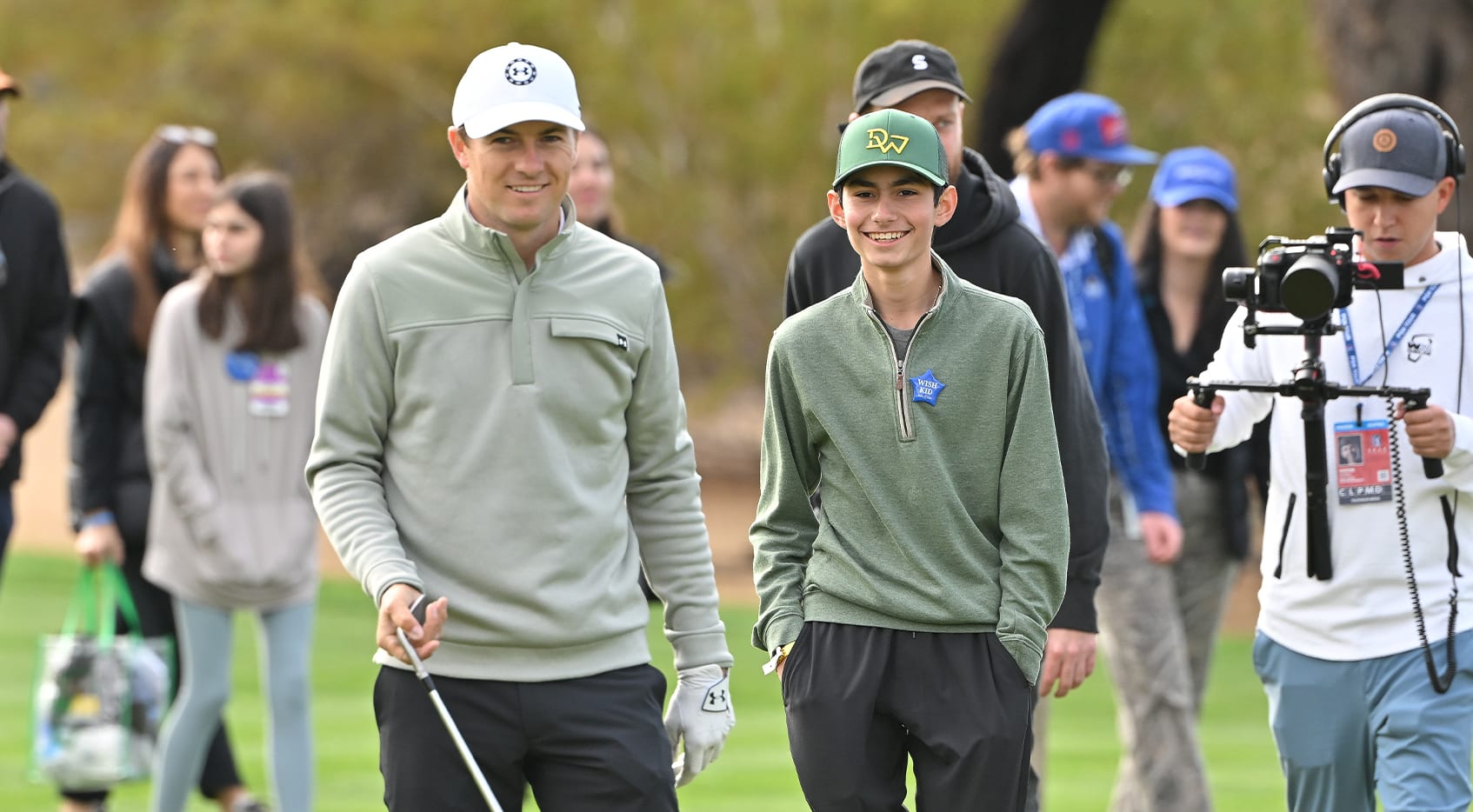 Jordan Spieth helps Longhorns superfan Sonny Sciantarelli's Make-A
