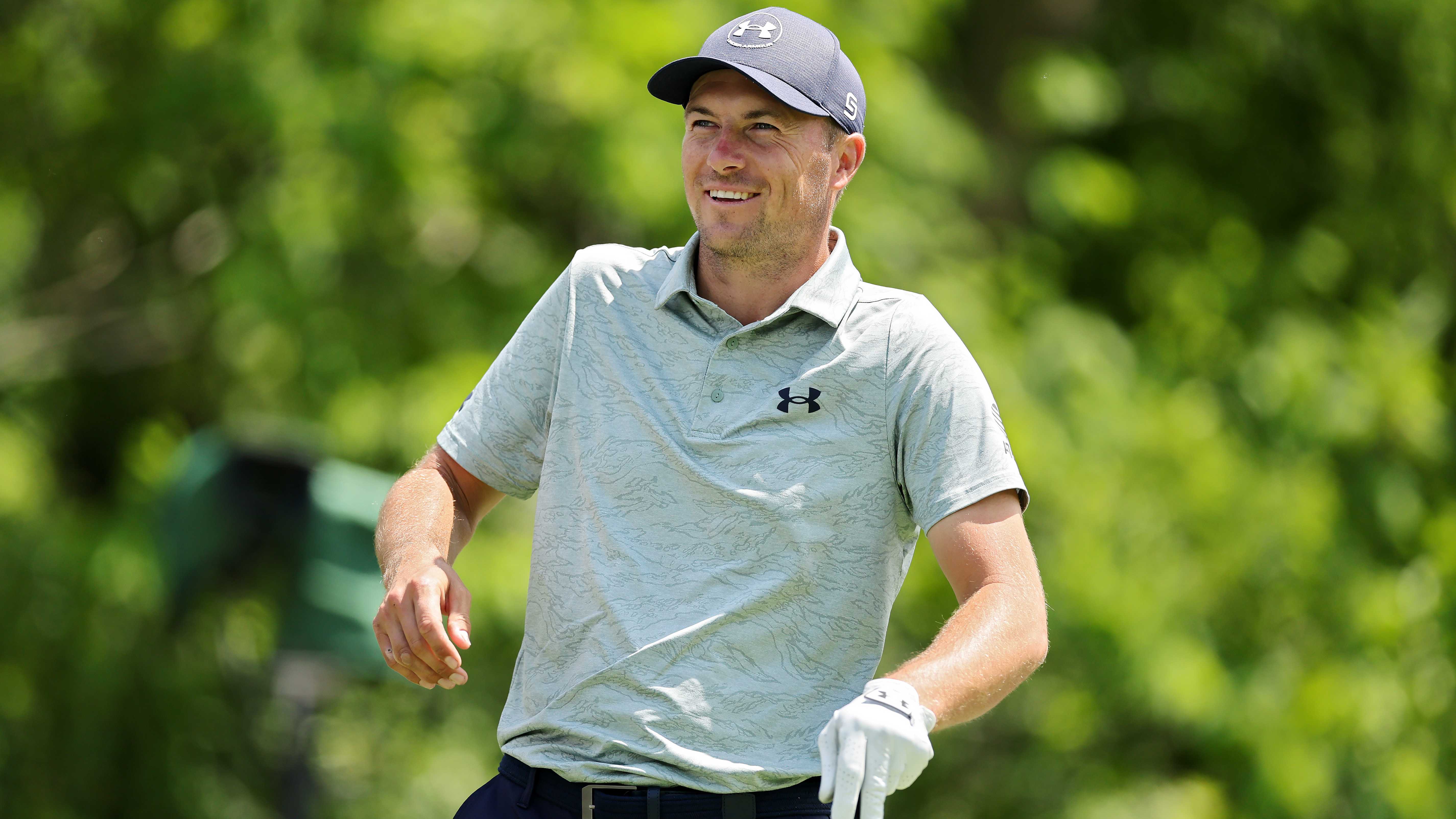 ツアーチャンピオンシップ限定フィギュア Jordan Spieth Jordan Spieth ignores caddie's smart advice, makes birdie from