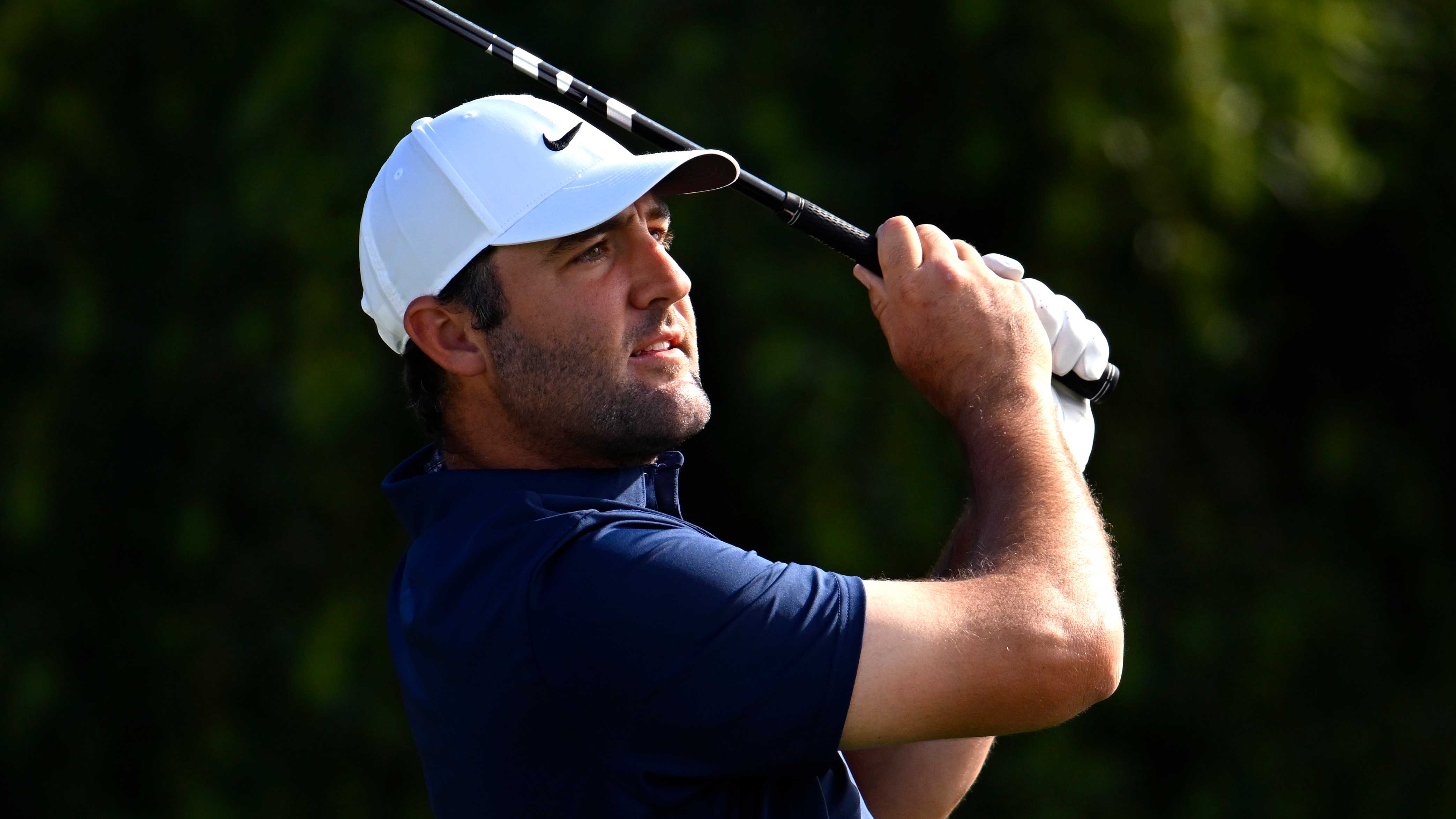 Big names survive busy cutline, while Brooks Koepka heads home
