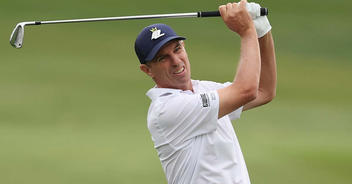 Steven Alker takes lead into final round of Charles Schwab Cup ...