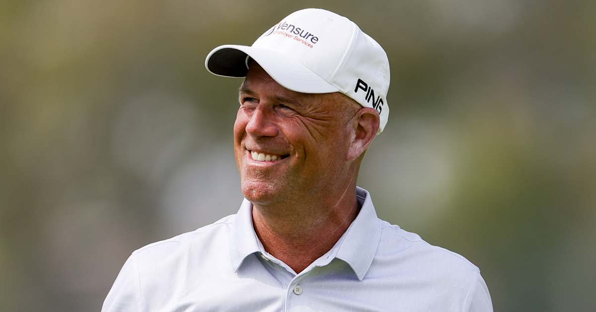 Cink's Stunning Albatross Gives Him Two-Shot Lead at Hoag Classic