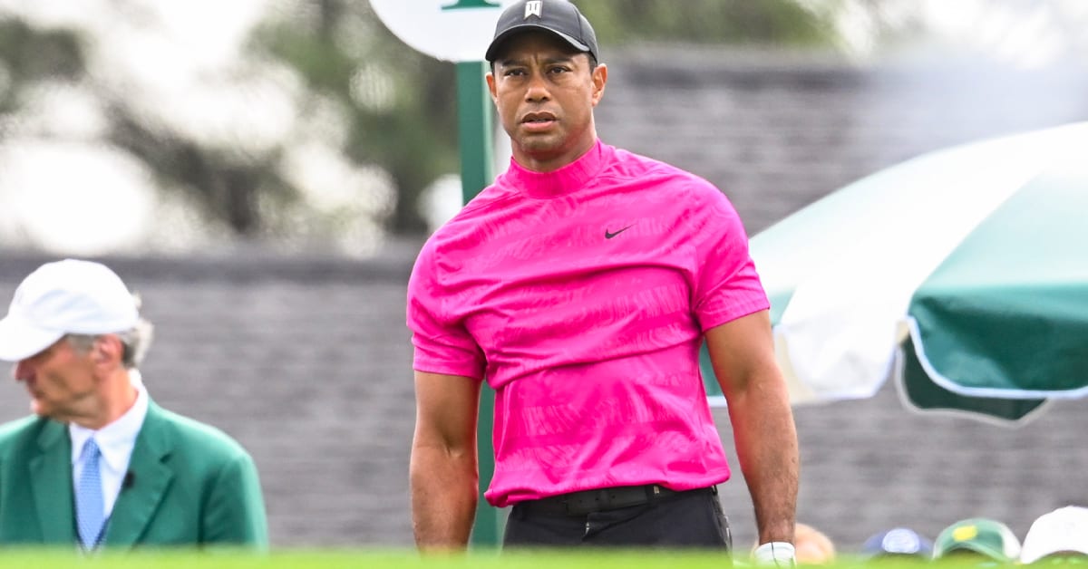 Tiger woods pink shirt discount