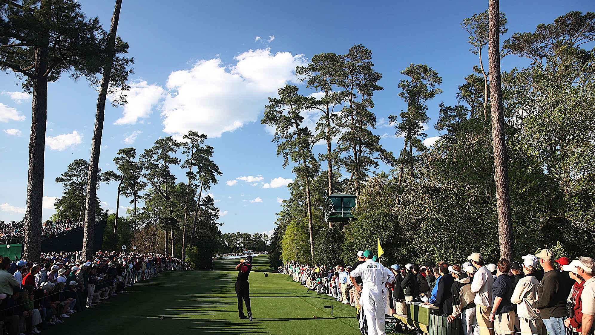 AUGUSTA, GA - APRIL 13:  Tiger Woods plays a shot during the final round of the 2008 Masters Tournament at Augusta National Golf Club on April 13, 2008 in Augusta, Georgia.  (Photo by David Cannon/Getty Images)