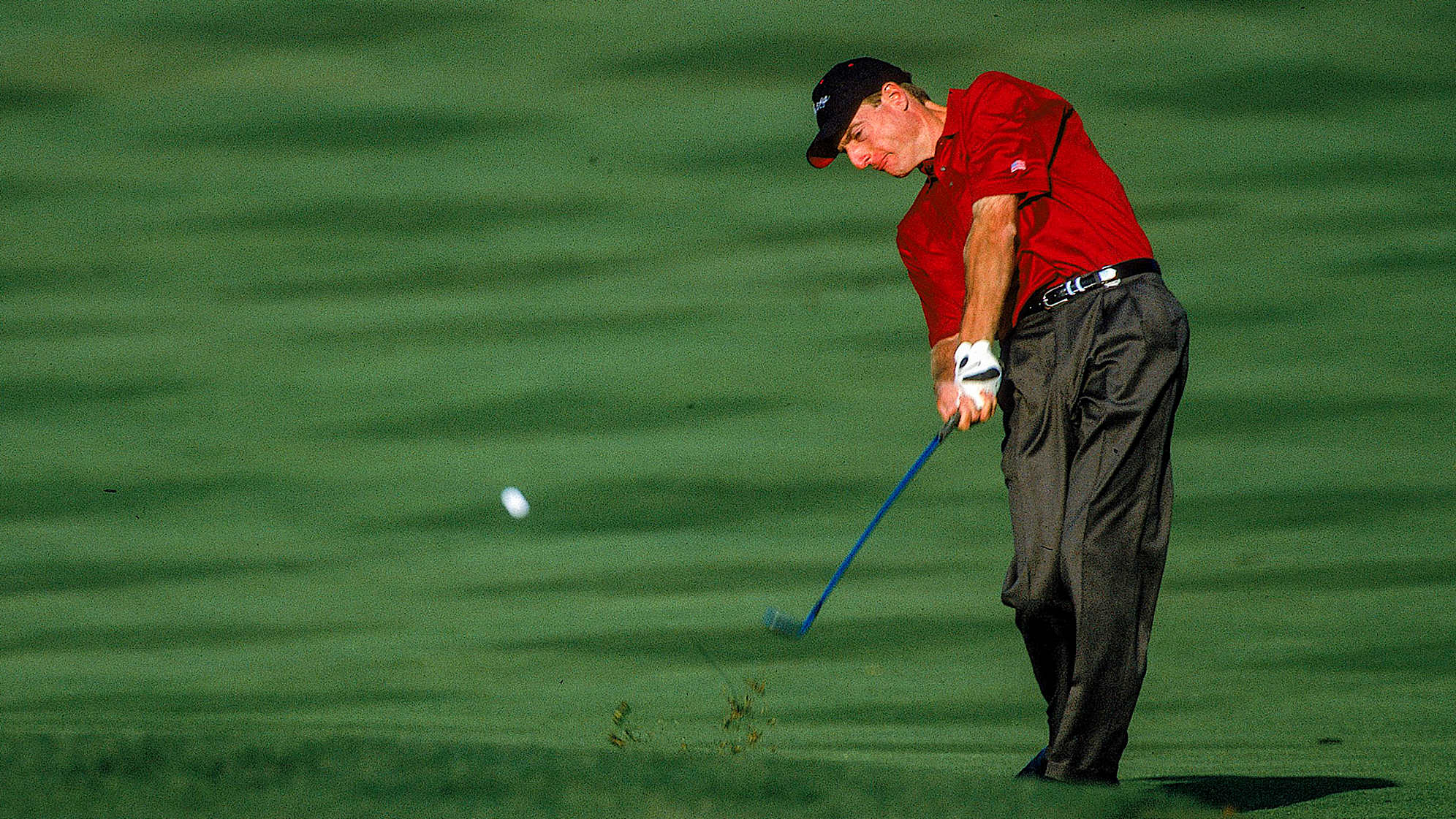 18 Oct 2000: Jim Furyk chips the ball during The Presidents Cup at the Robert Trent Jones Golf Course in Gainsville, Virgina.Mandatory Credit: Harry How /Allsport