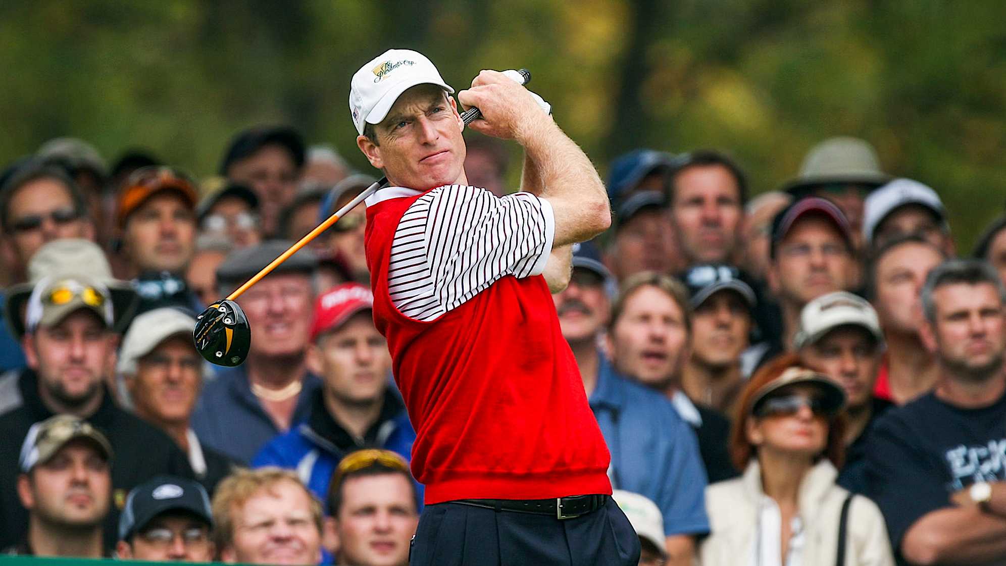 MONTREAL - SEPTEMBER 28: Jim Furyk of the U.S. Team plays his tee shot on the 6th hole during the round 2 fourball matches at the Presidents Cup at Royal Montreal Golf Club on September 28, 2007 in Montreal, Quebec, Canada. (Photo by David Cannon/Getty Images)