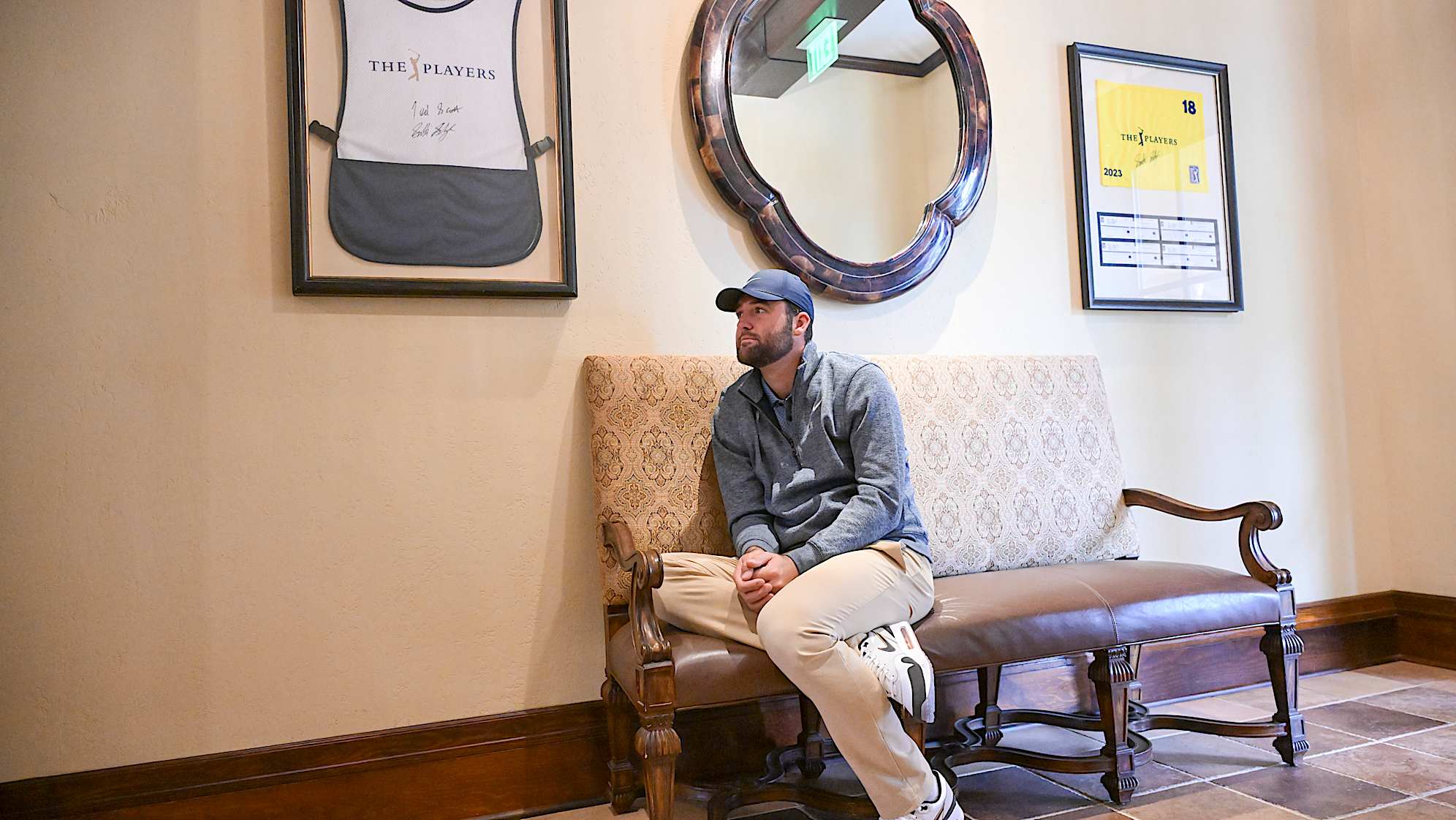 Scottie Scheffler's return to TPC Sawgrass. Scheffler visits TPC Sawgrass for the first time since winning the 2023 PLAYERS Championship. He had a full schedule and I really loved this quiet moment of downtime in the clubhouse lobby where Ted Scott’s caddie bib and Scheffler’s scorecards are on display.