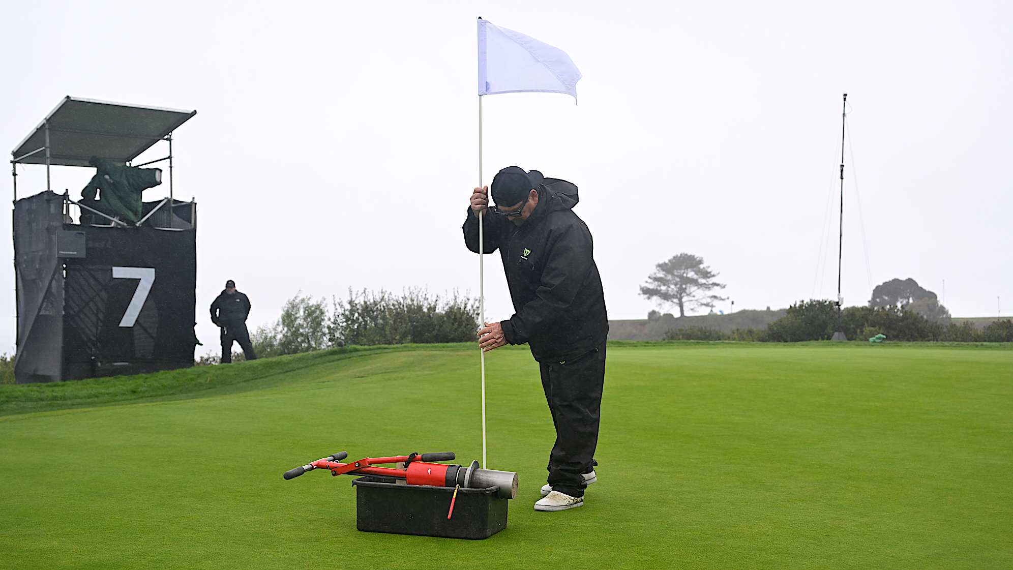 In remembrance of Tiger Woods’ late mother, Kultida, who passed away last week, the seventh hole pin flag on the Torrey Pines South Course will be replaced with a white flag during the four rounds of competition at The Genesis Invitational. (Ben Jared/PGA TOUR)