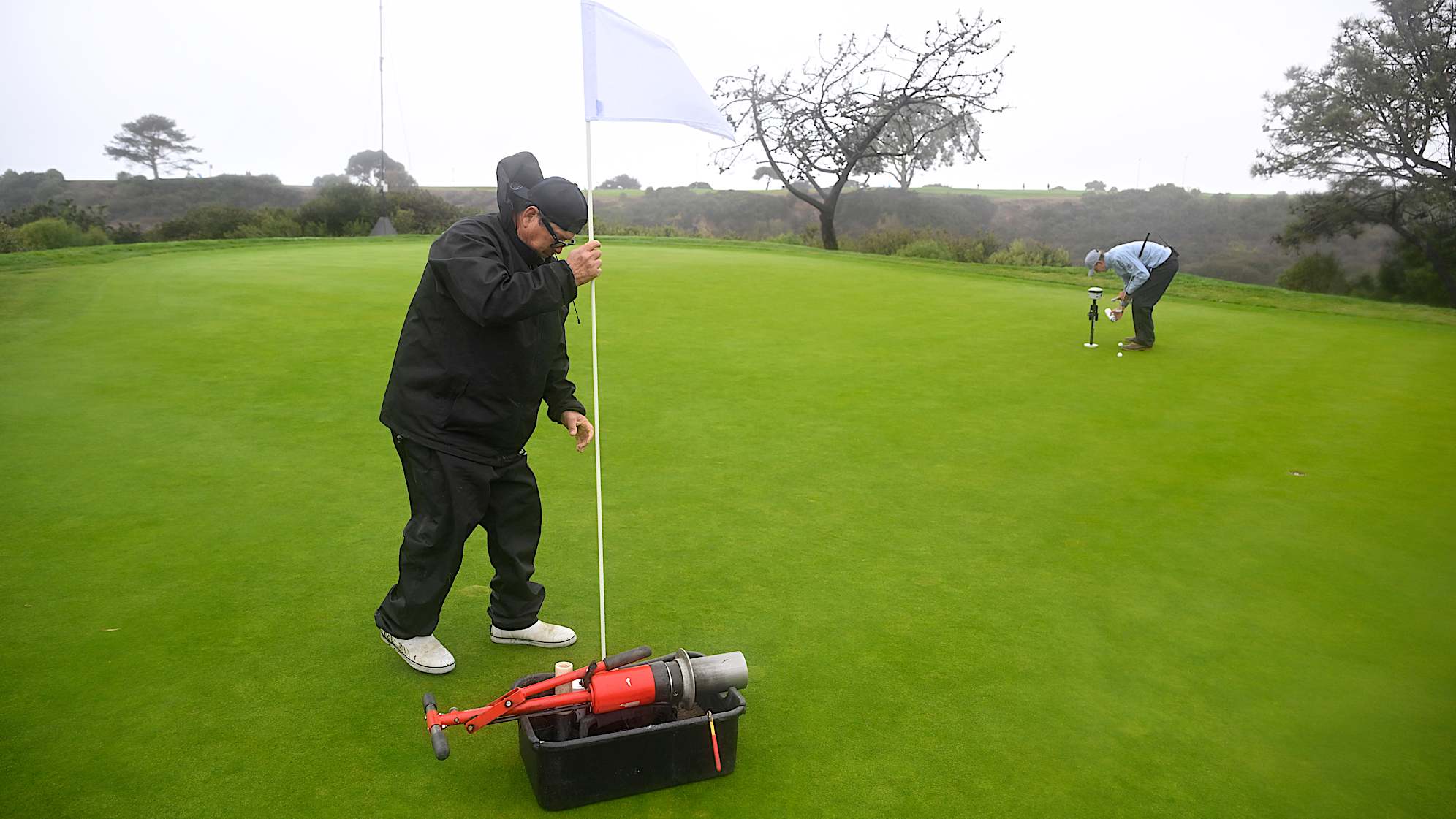 In remembrance of Tiger Woods’ late mother, Kultida, who passed away last week, the seventh hole pin flag on the Torrey Pines South Course will be replaced with a white flag during the four rounds of competition at The Genesis Invitational. (Ben Jared/PGA TOUR)