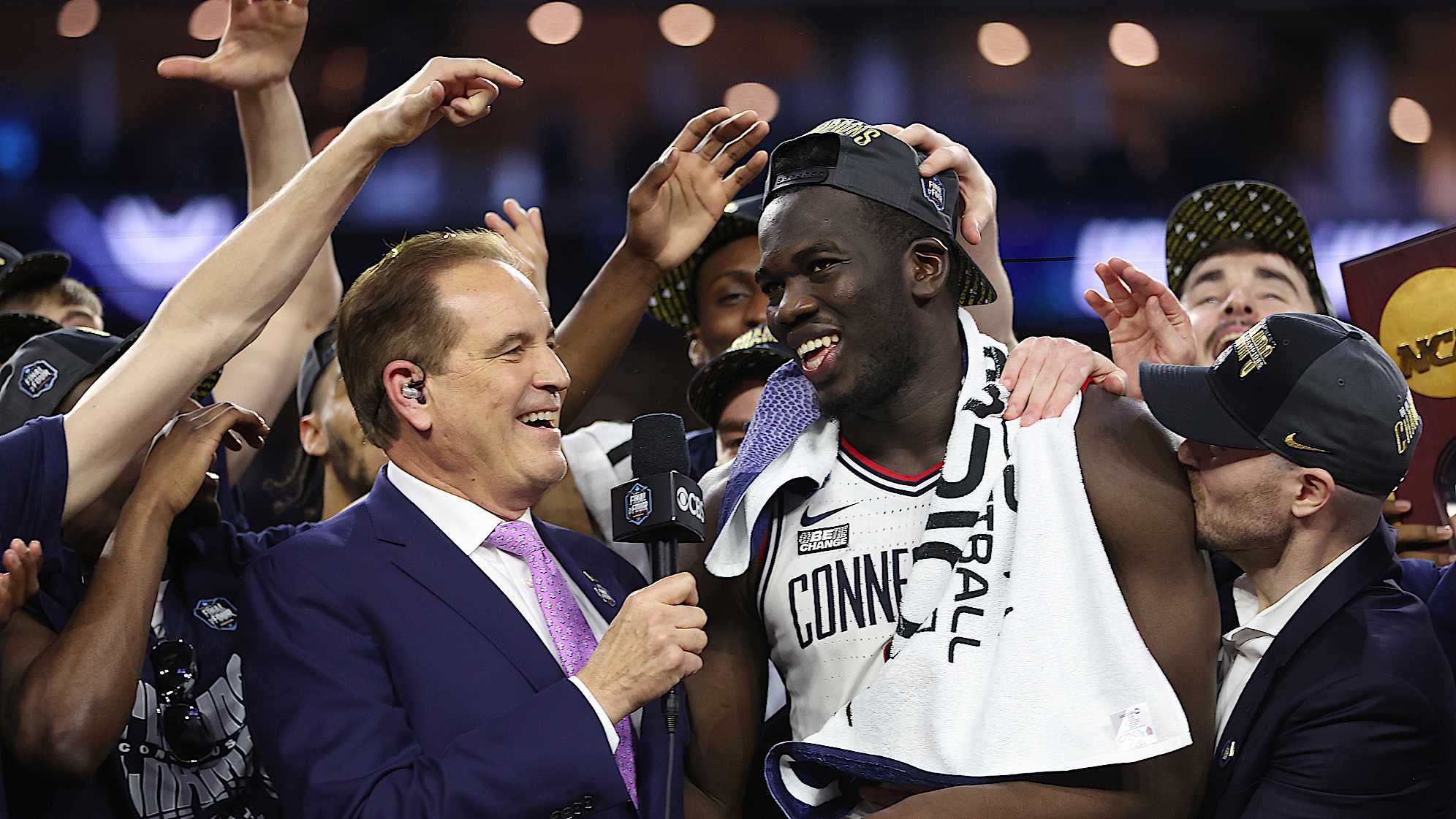Jim Nantz interviews Adama Sanogo of the Connecticut Huskies after defeating the San Diego State Aztecs 76-59 during the NCAA Men's Basketball Tournament National Championship game at NRG Stadium on April 03, 2023 in Houston, Texas. (Gregory Shamus/Getty Images)