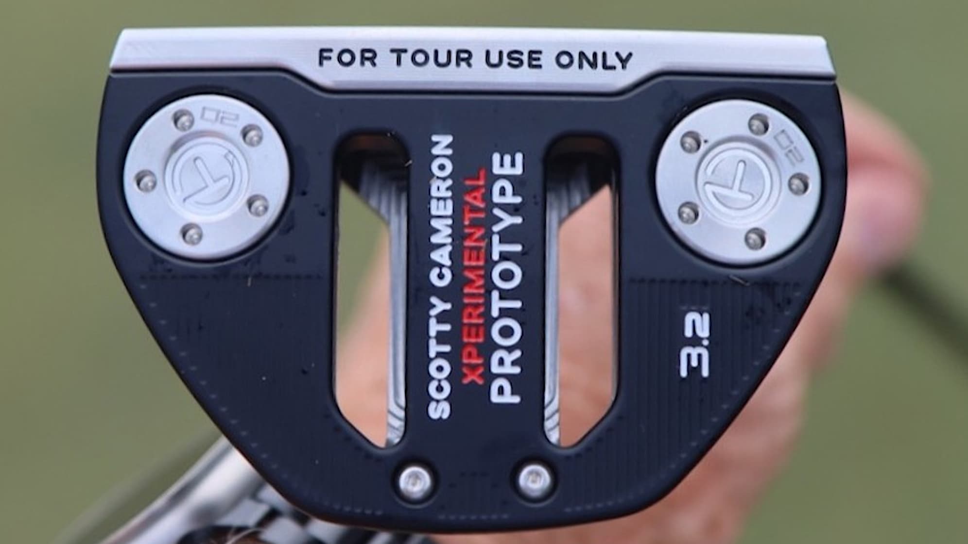 Tom Kim tests the Scotty Cameron Xperimental 3.2 “TK 1 PTYPE” mallet at the 3M Open. (Courtesy GolfWRX)