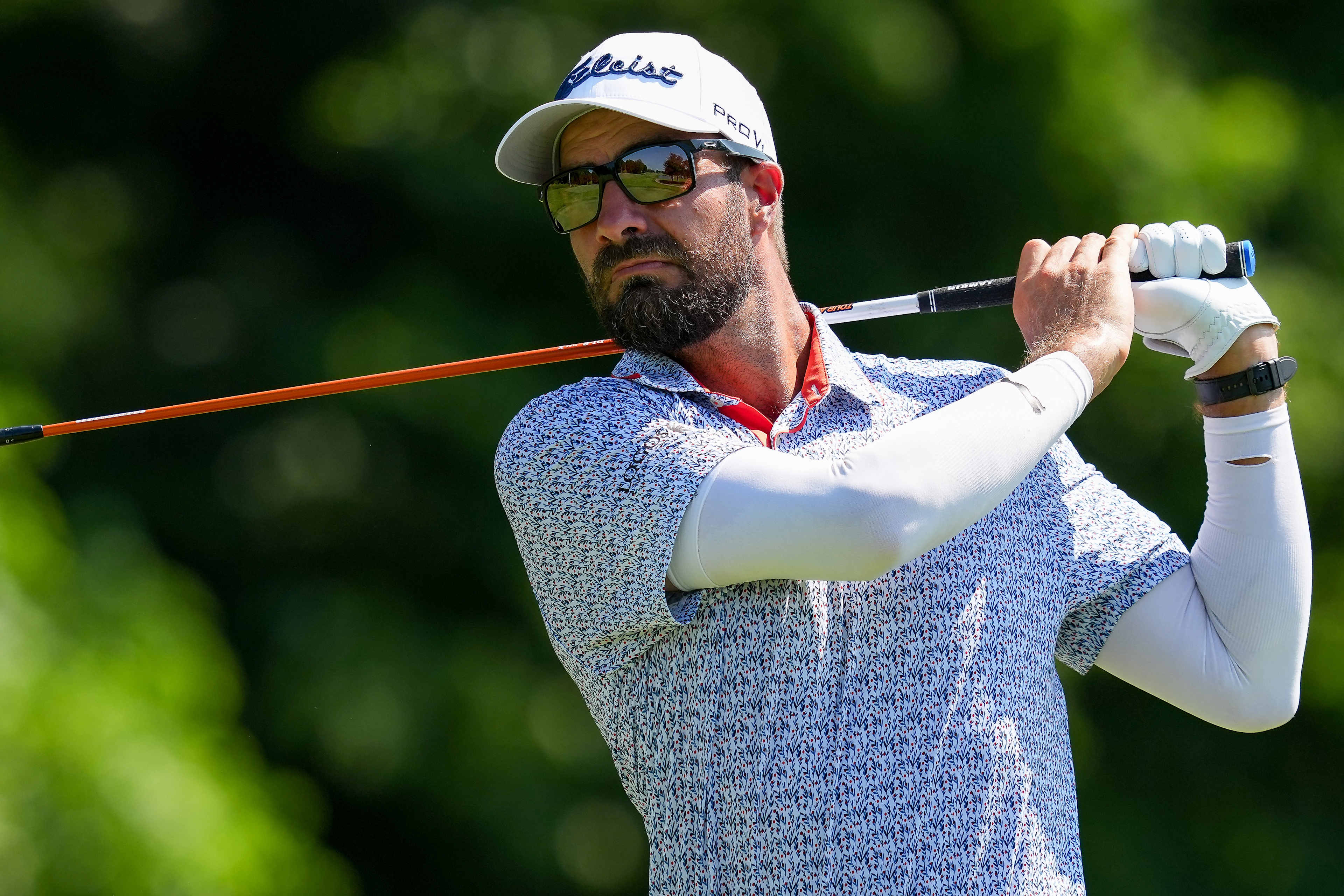 Whitney holds one-stroke lead after Friday at suspended The Ascendant