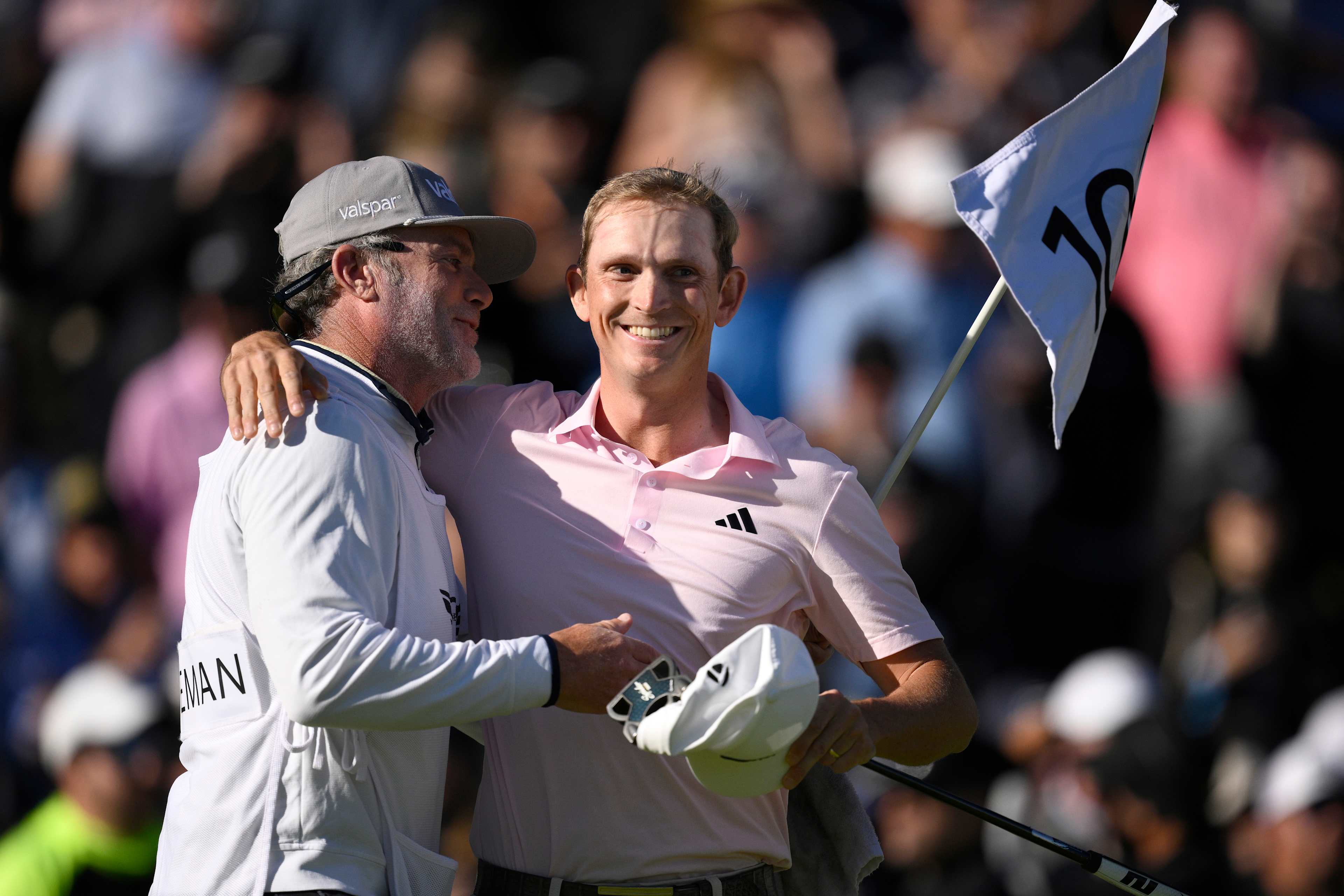 Signature Scroll: Bridgeman breaks through, McIlroy’s putter breaks down