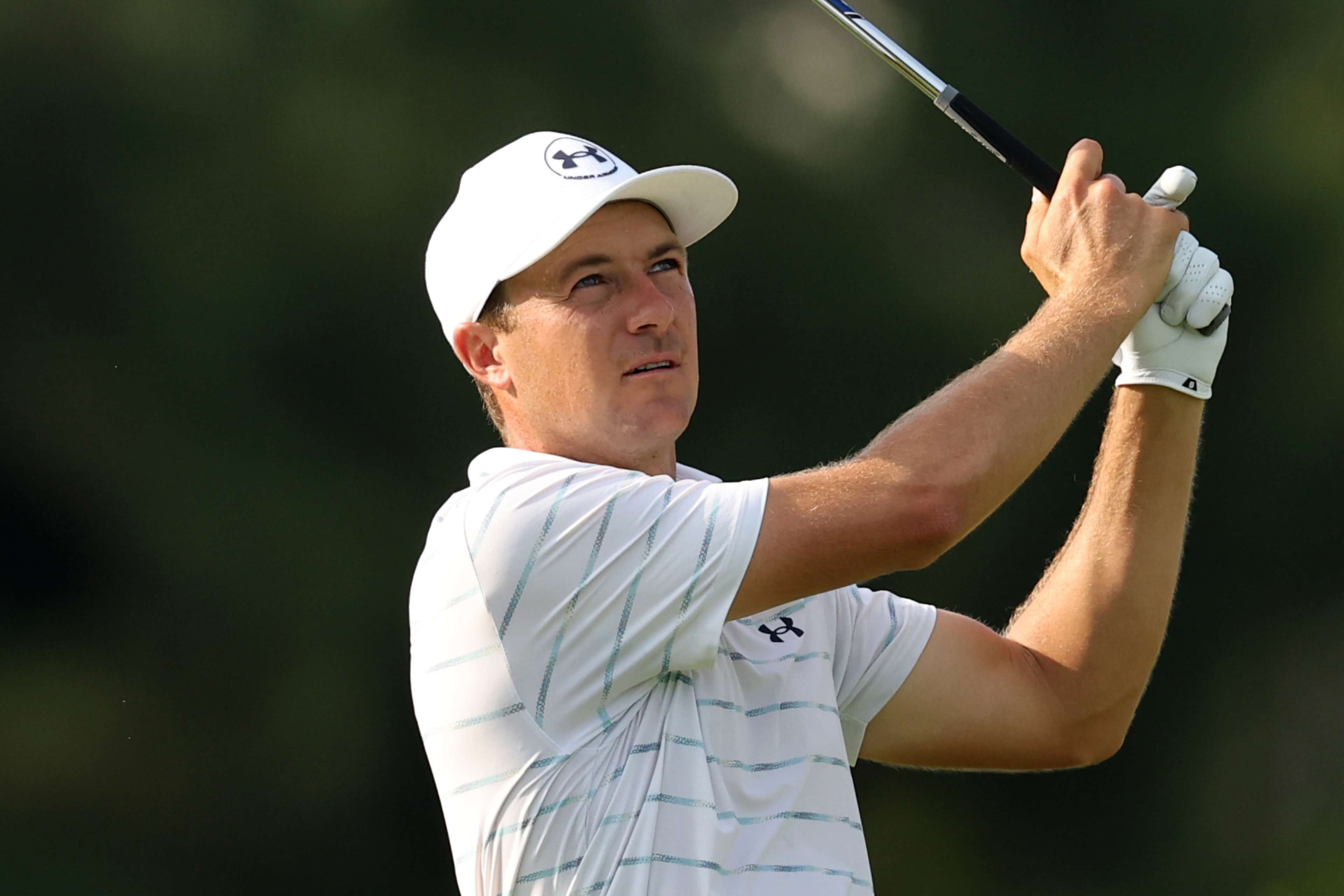 Spieth opens with bogey-free 65, keeps top-50 hopes alive at FedEx St. Jude