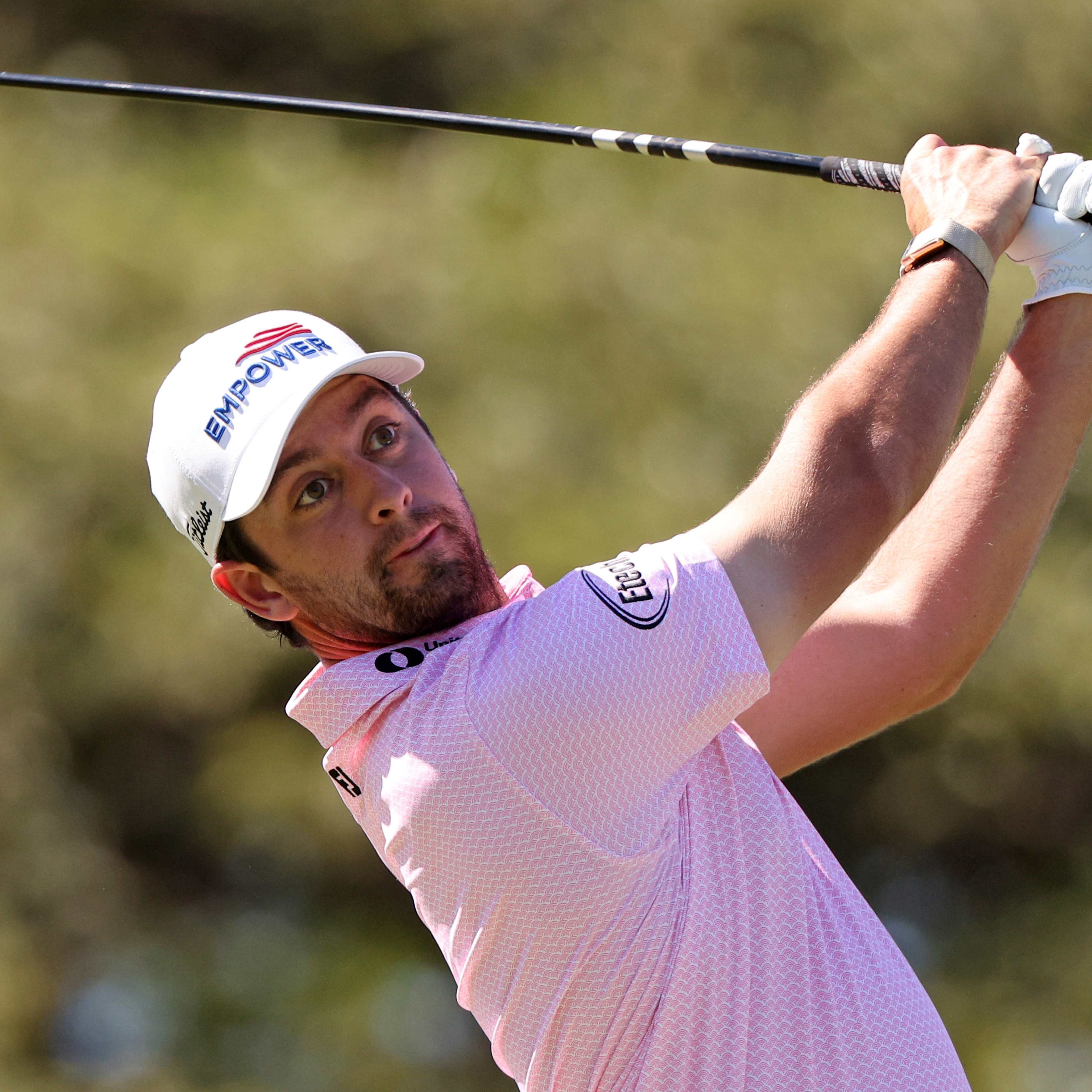 Riley takes two-shot lead into Sunday in TOUR opener at wind-swept Waialae