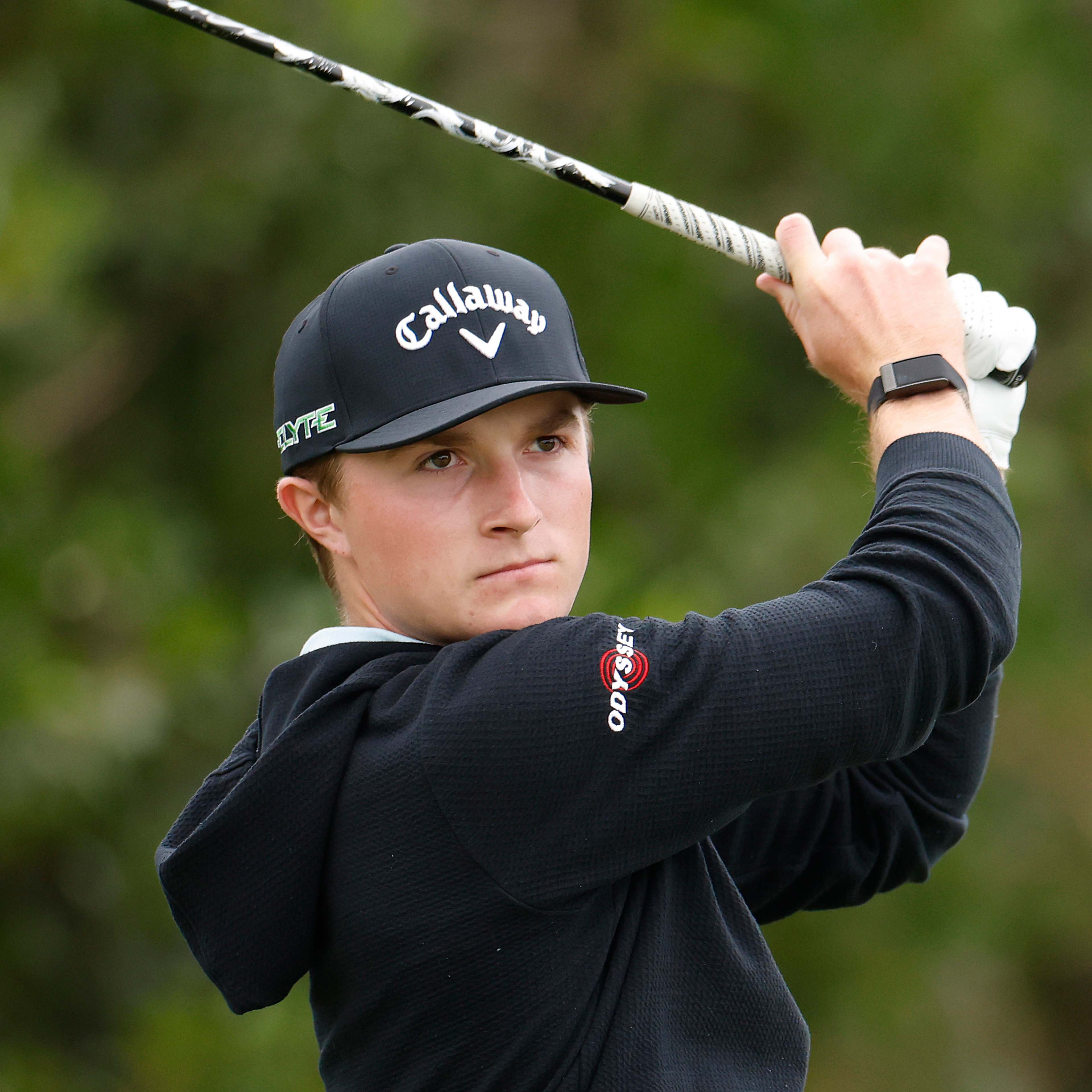 Brown fires bogey-free 60 to join world No. 1 atop leaderboard at The American Express