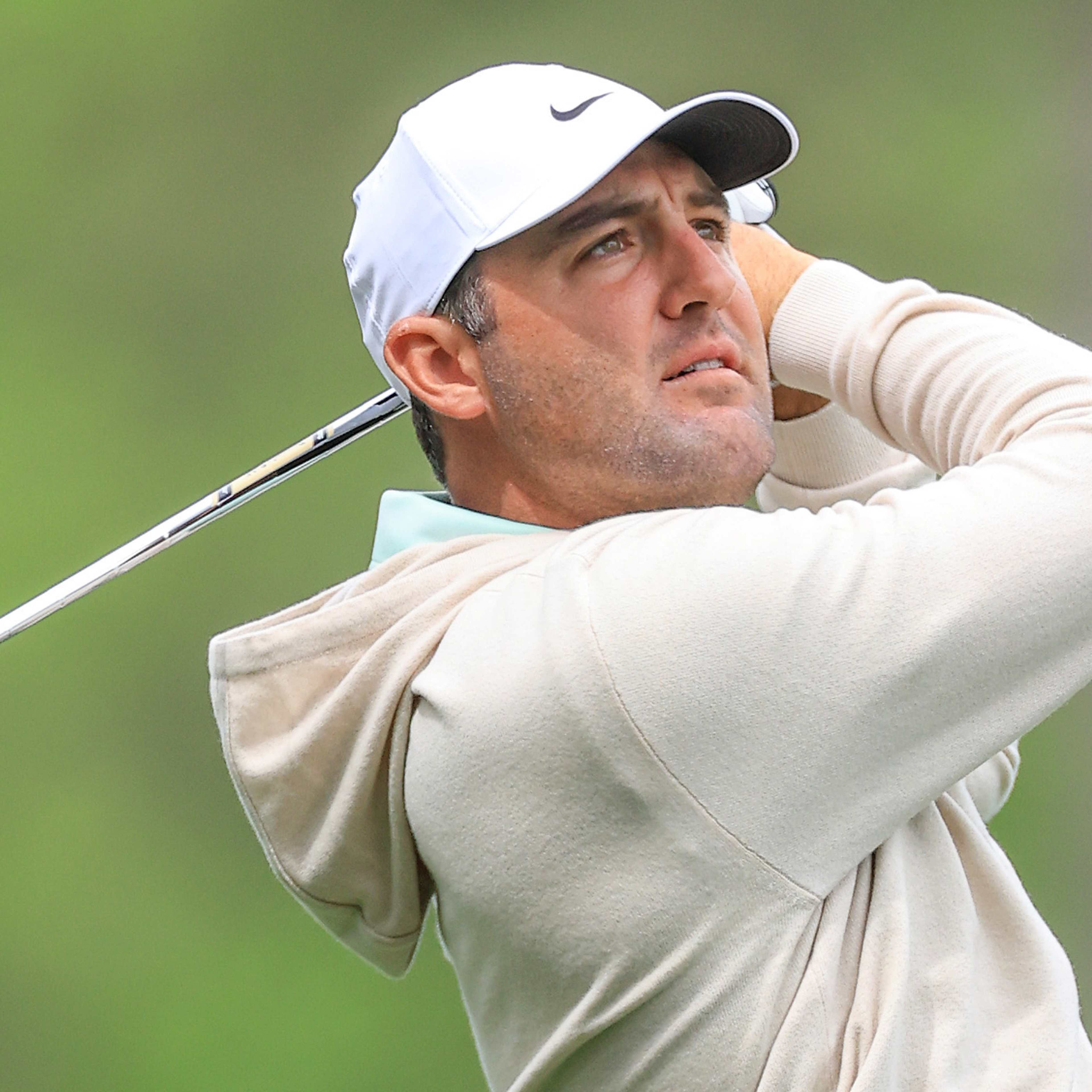 Expert Picks: See who experts are riding down Magnolia Lane