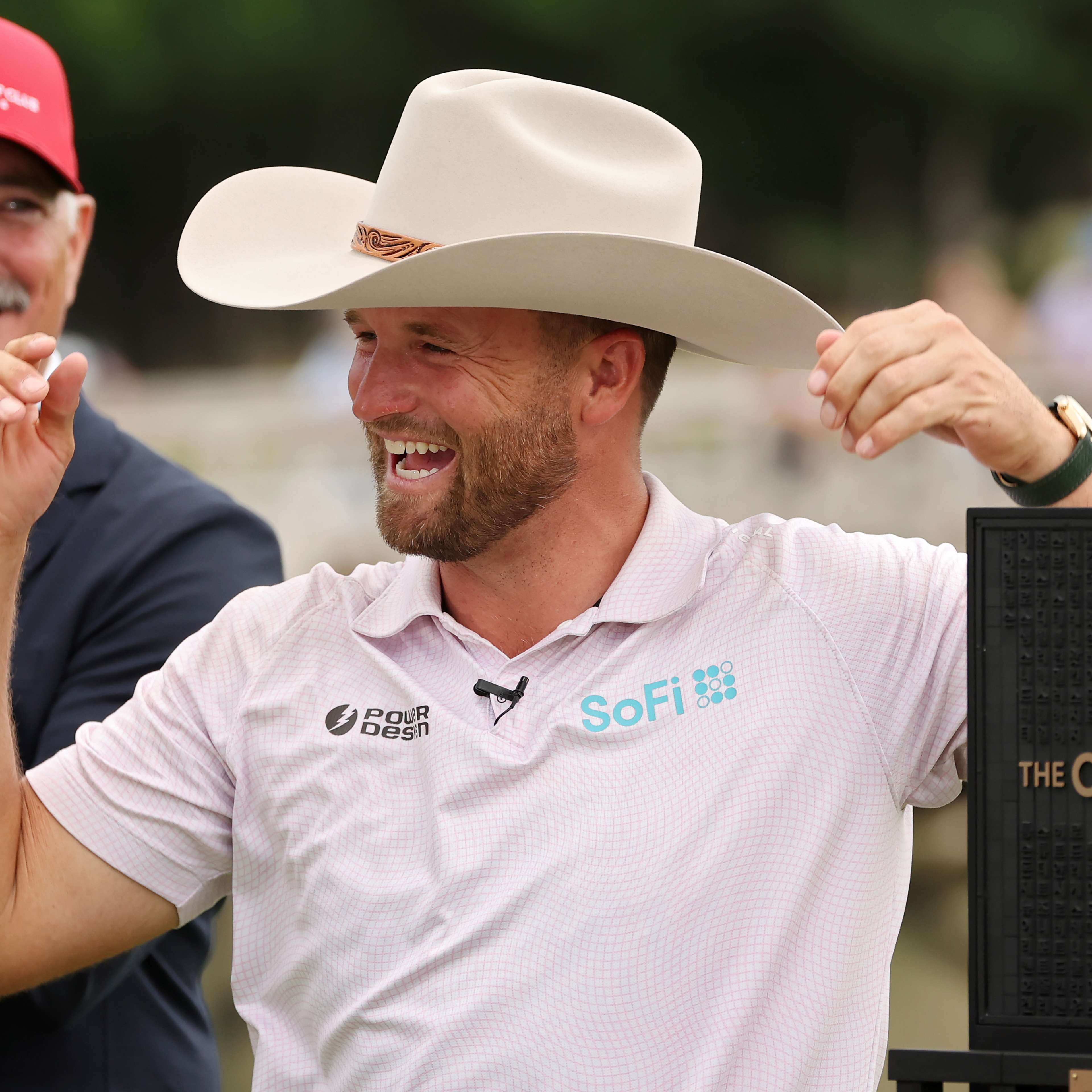 Clark catches fire Sunday, captures THE CJ CUP with closing 60