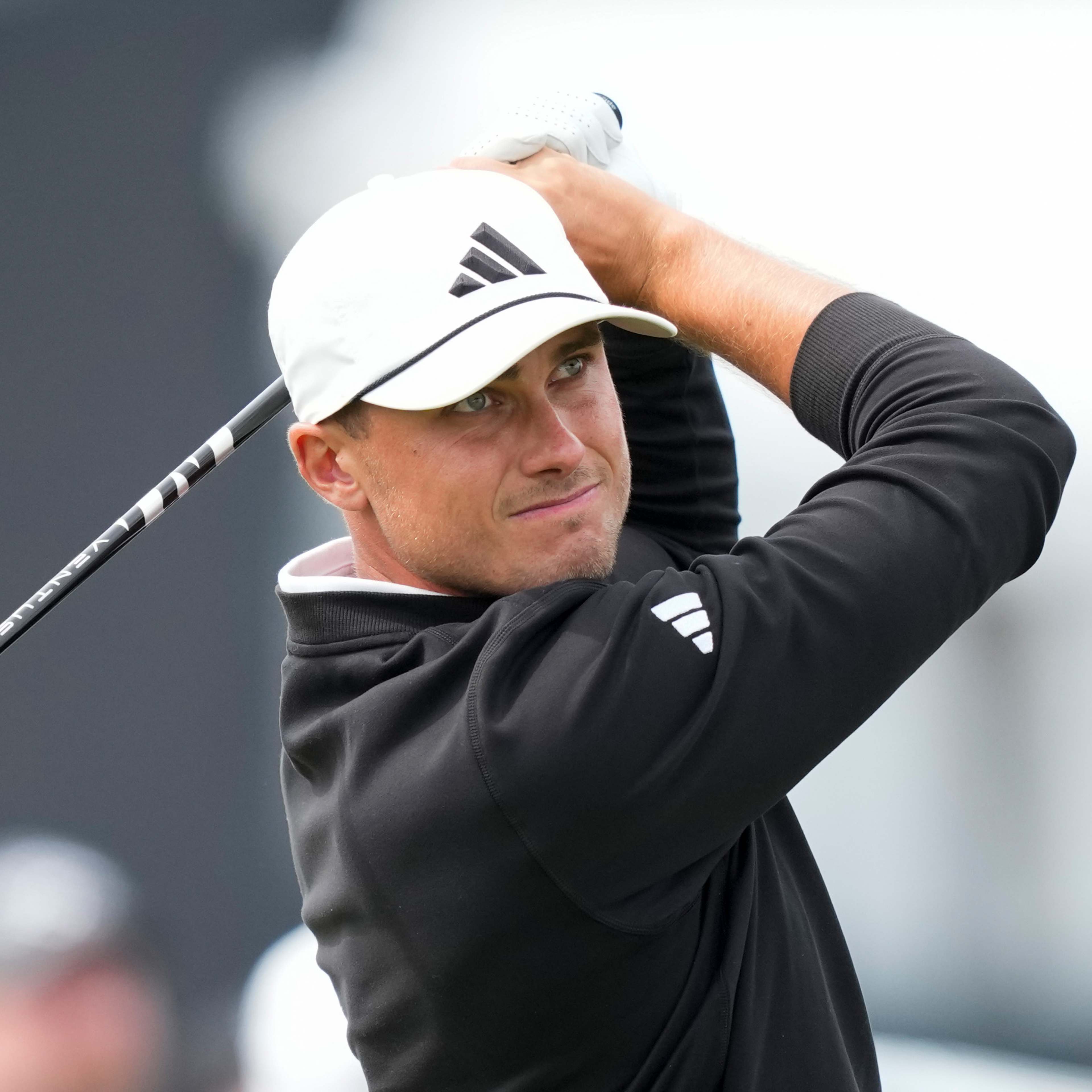 Åberg among early-wave survivors as wind tests players at Shinnecock