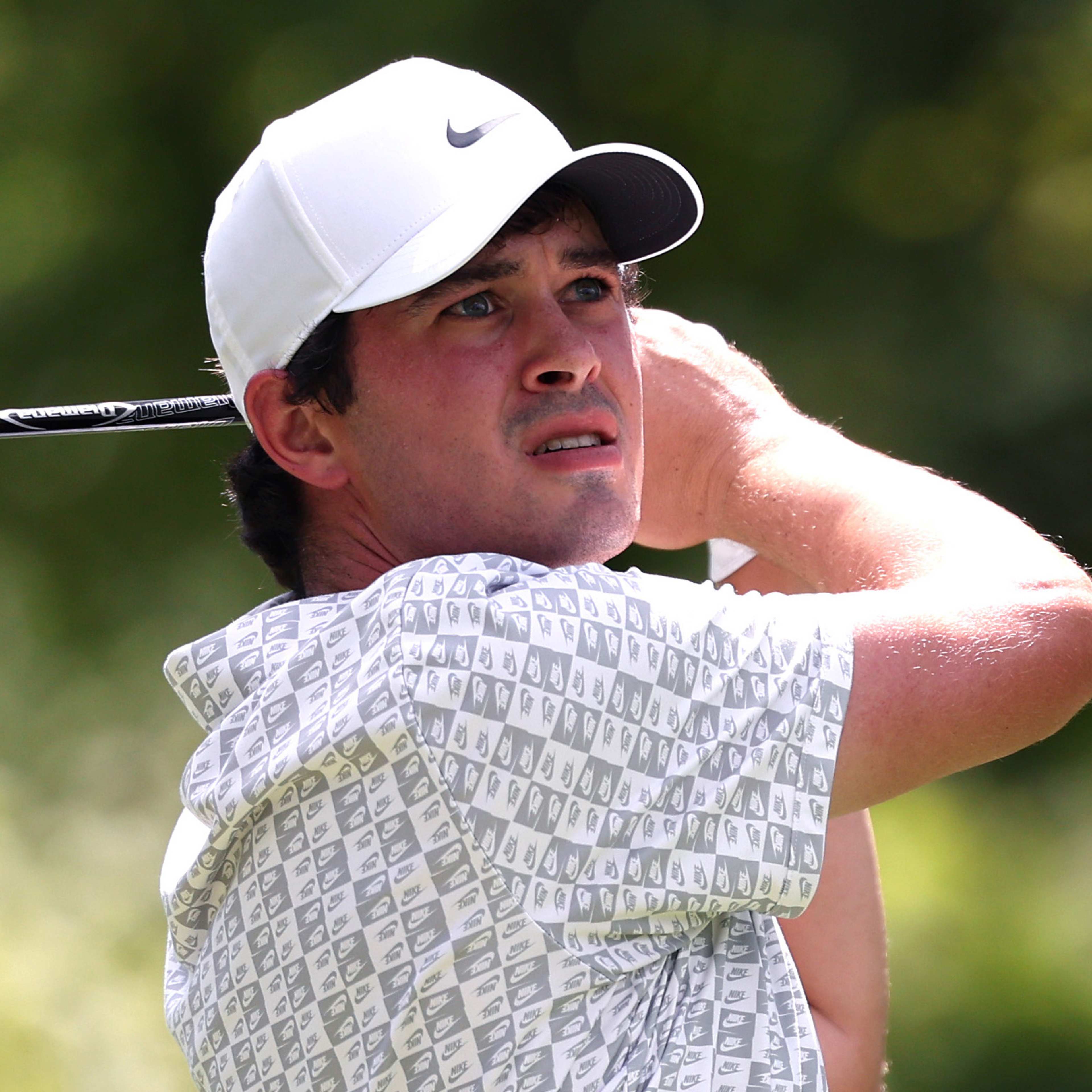 Thompson looks to make waves in Bermuda with hot iron play