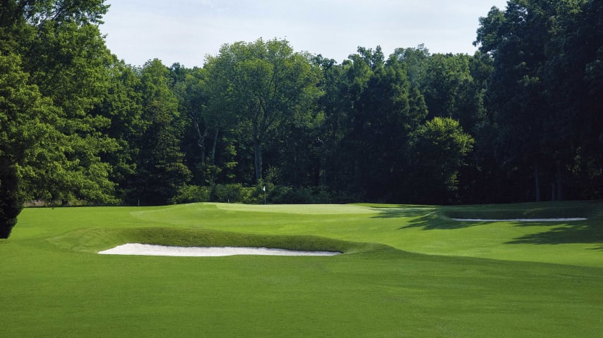 A good starting hole on the outgoing nine of modest difficulty. The left bunker will challenge the direct line to the green. A tee shot near the right edge of the bunker provides an open approach to the green.