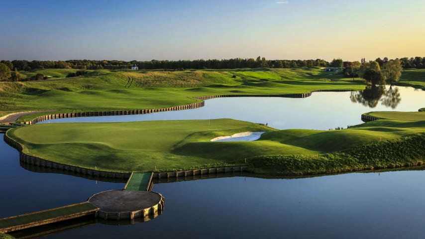 It might just be as difficult to get a par on the 18th as it is to make a birdie. The tee shot is essential, with water on the left and pot bunkers on the right. The final hole ranked as the hardest at the 2017 Open de France, with 147 bogeys or worse made throughout the course of the week. It should make for an interesting final hole with the match on the line. (Source: PGA of America)